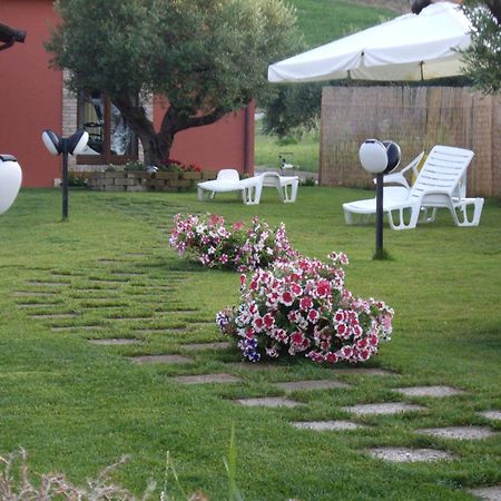 Agriturismo Il Borgo Degli Ulivi Roseto Degli Abruzzi Exteriör bild