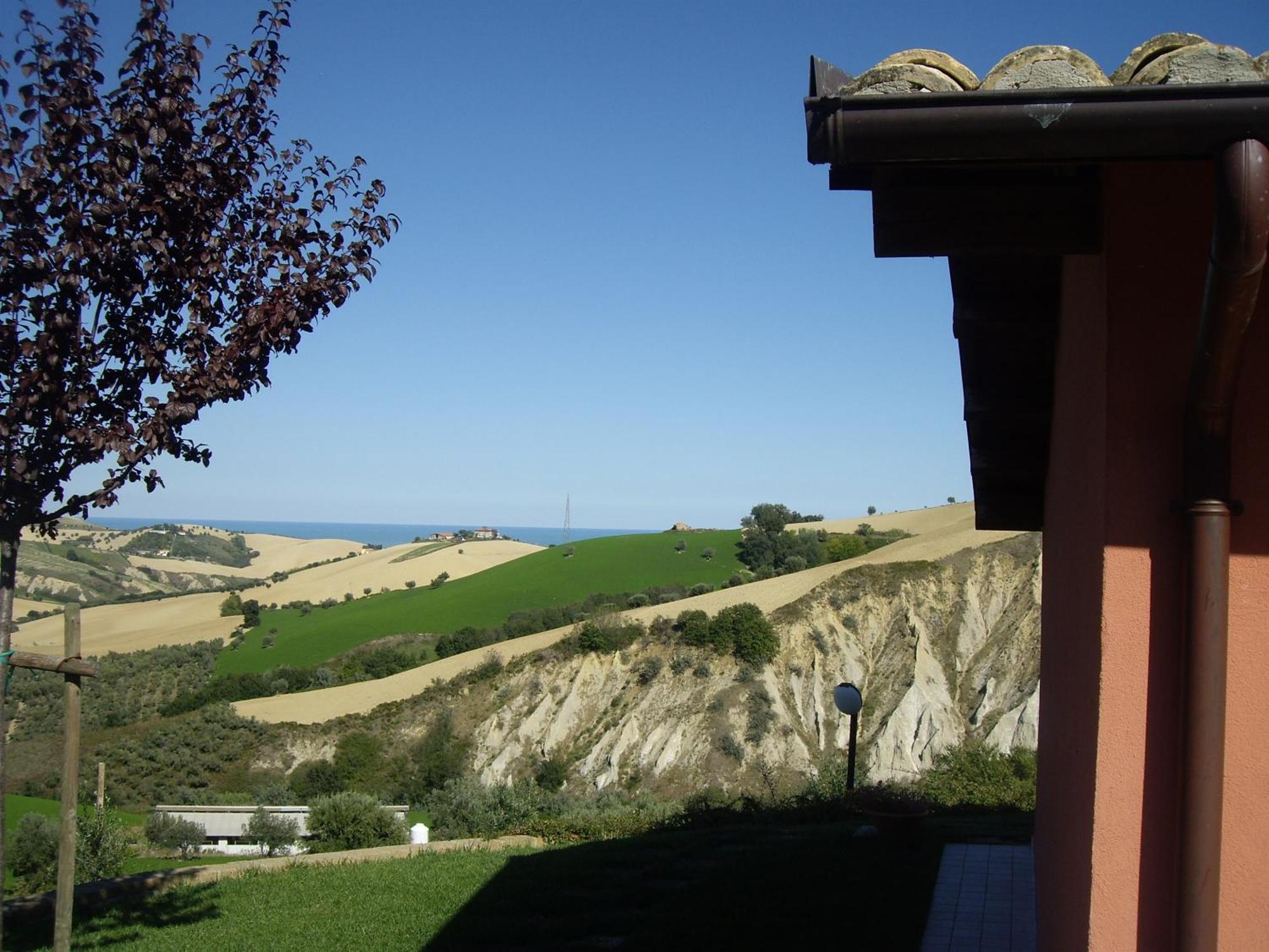 Agriturismo Il Borgo Degli Ulivi Roseto Degli Abruzzi Exteriör bild