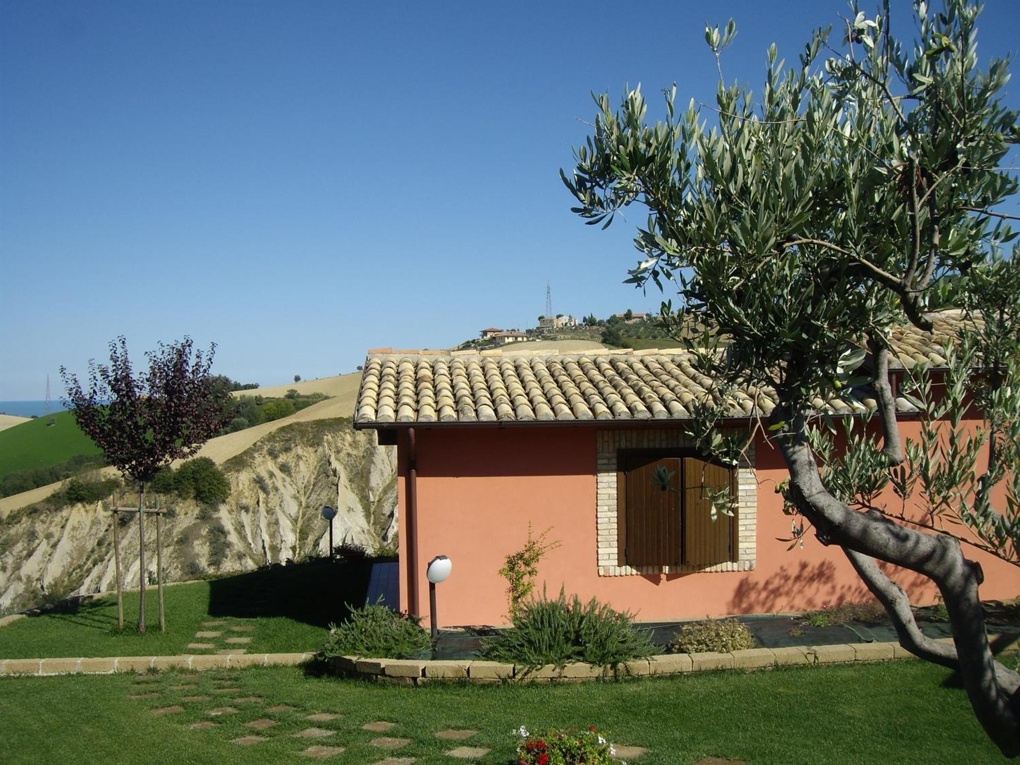 Agriturismo Il Borgo Degli Ulivi Roseto Degli Abruzzi Exteriör bild